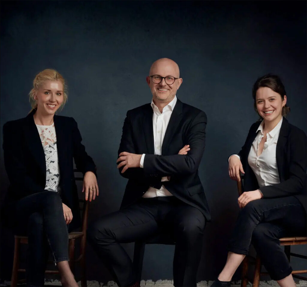 Gruppenaufnahme der Geschäftsführung von „Capreolos“: v. l. n. r. Dr. Dora Zmuc, Prof. Andreas Schnitzbauer und Dr. Charlotte Detemble.